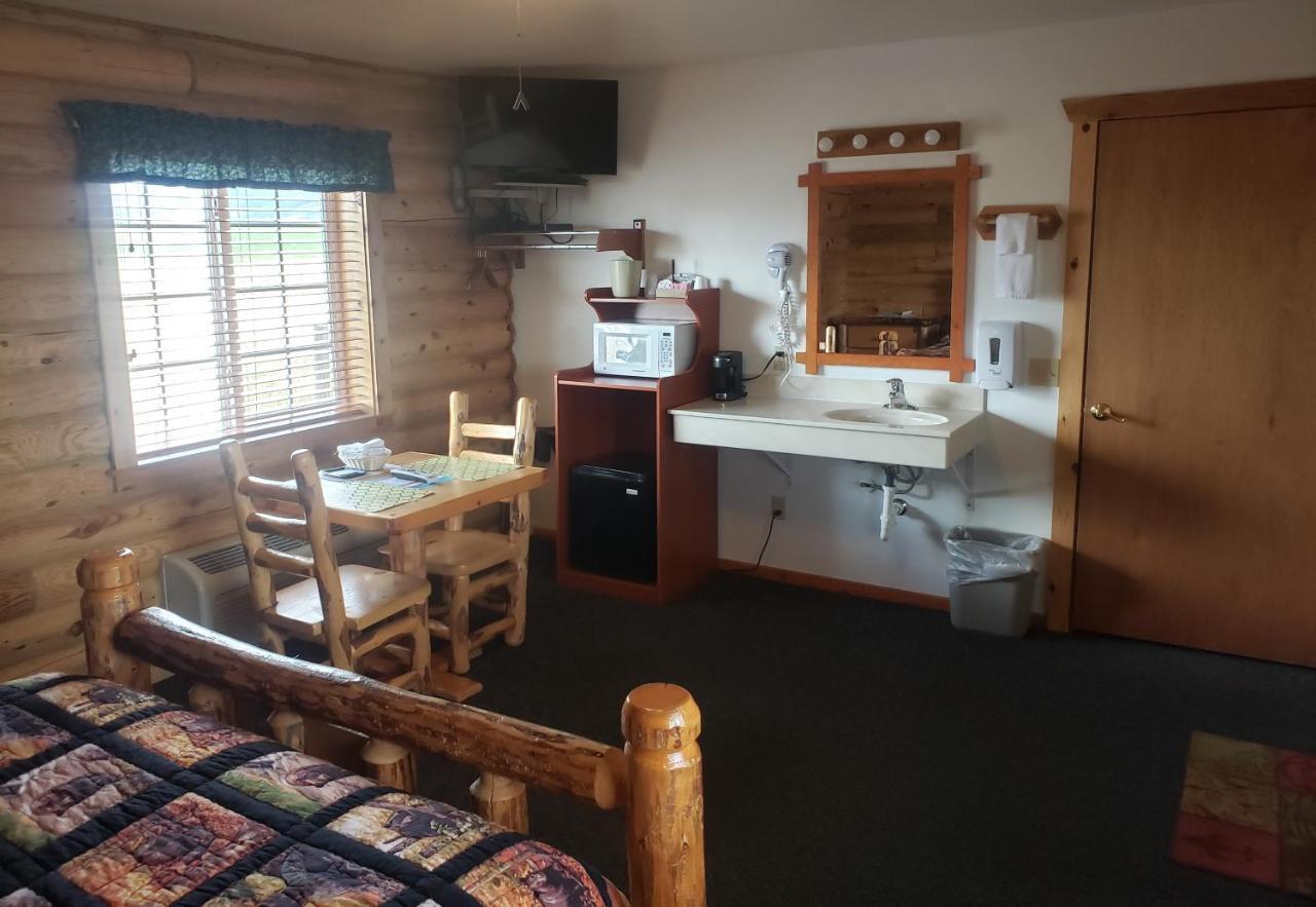 Thayne Wolf Den Log Cabin Motel And Rv Park מראה חיצוני תמונה