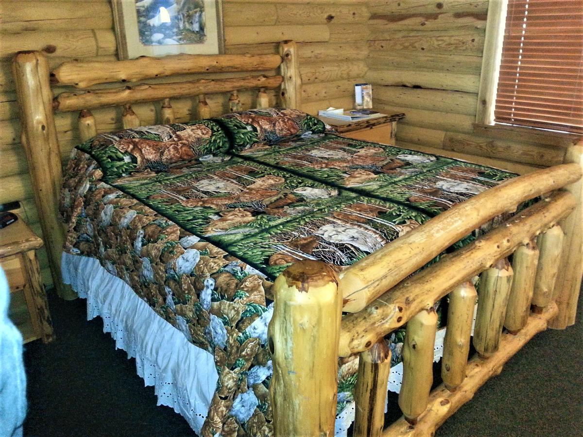 Thayne Wolf Den Log Cabin Motel And Rv Park מראה חיצוני תמונה