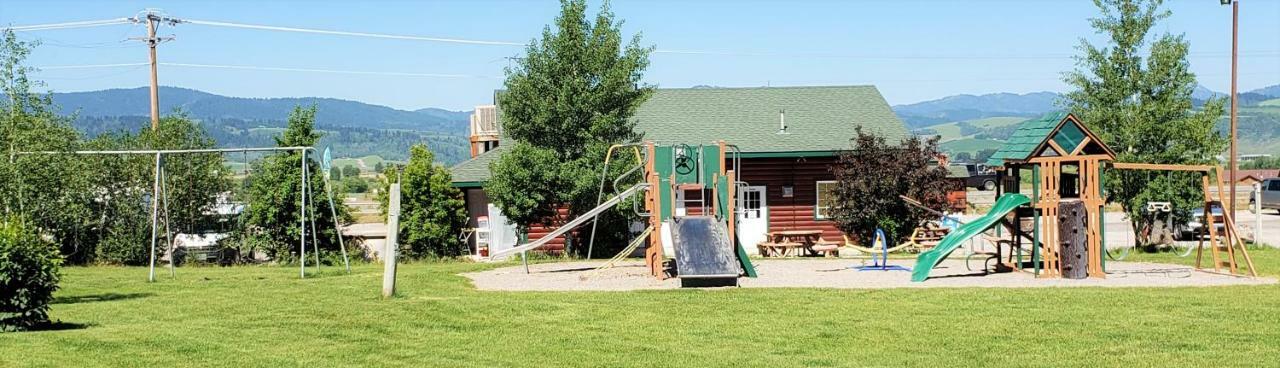 Thayne Wolf Den Log Cabin Motel And Rv Park מראה חיצוני תמונה