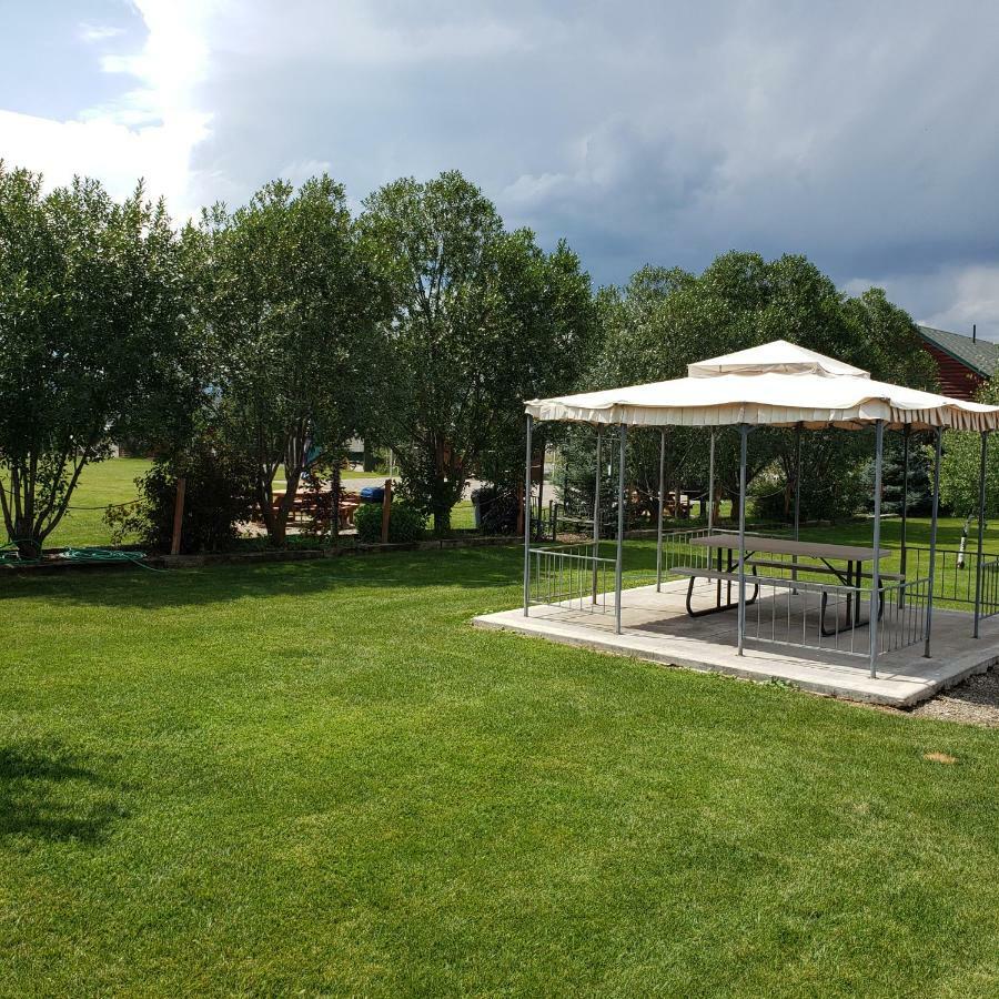 Thayne Wolf Den Log Cabin Motel And Rv Park מראה חיצוני תמונה