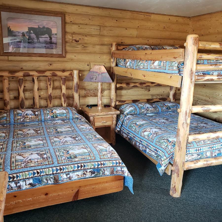 Thayne Wolf Den Log Cabin Motel And Rv Park מראה חיצוני תמונה
